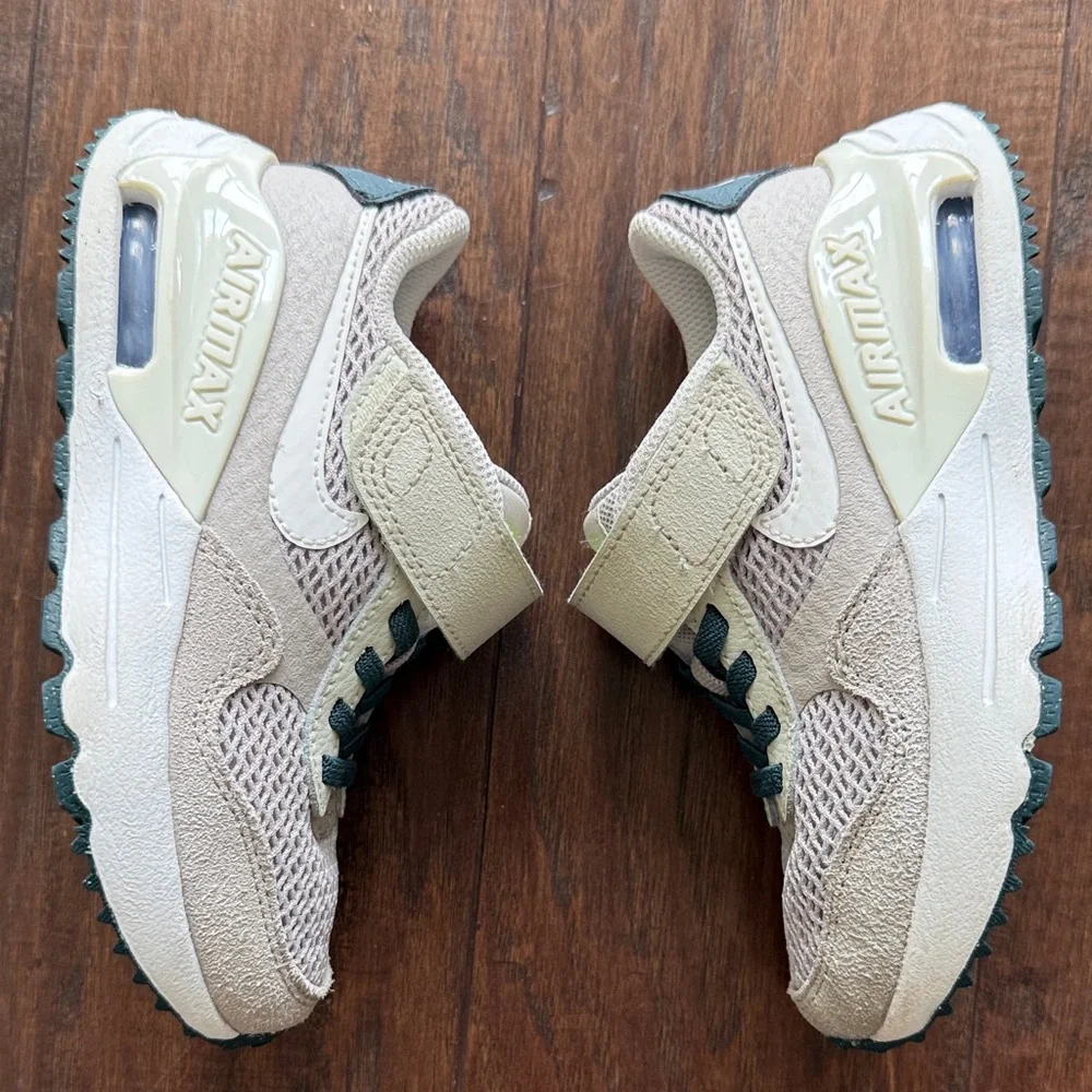 Nike Kids Sneakers Size 11C - Picture 3 of 9